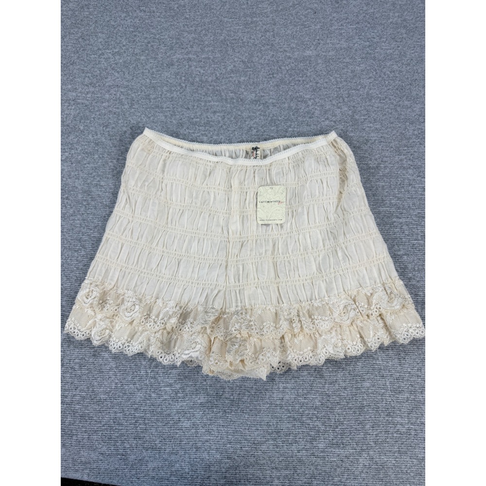 Free People Intimately Ivory Smocked Lace Trim Bloomer Shorts Small MSRP $48